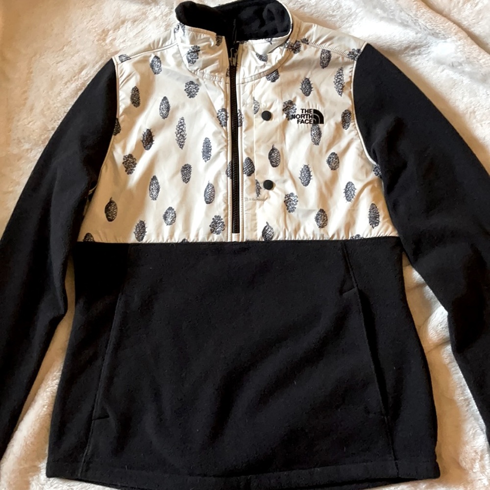 Women’s North Face Fleece. Size M